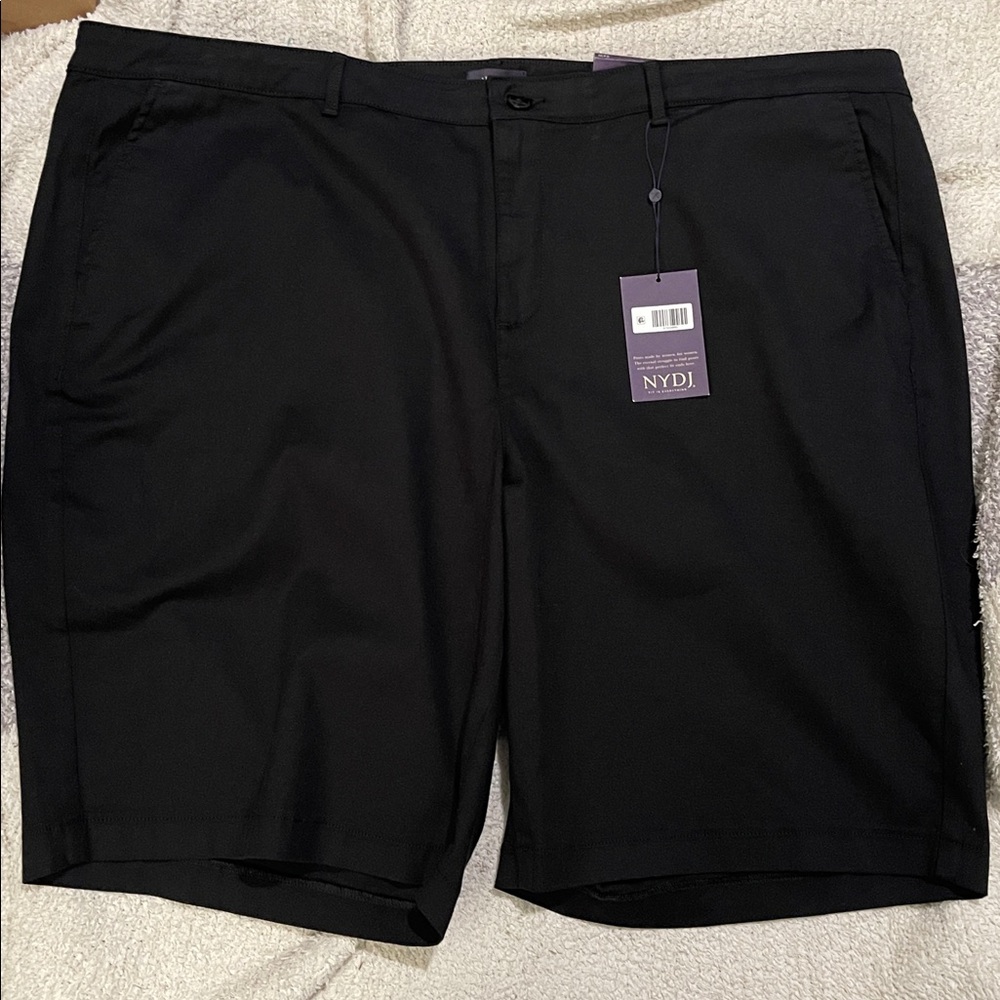 NWT- NYDJ - 24W. Bermuda Short
